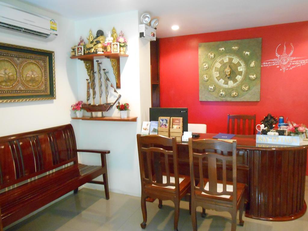 The Bang Khun Phrom Suites Μπανγκόκ Εξωτερικό φωτογραφία