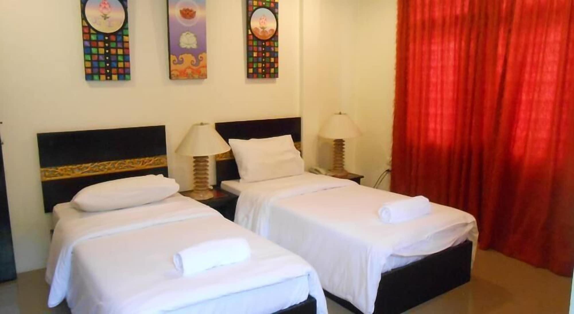 The Bang Khun Phrom Suites Μπανγκόκ Εξωτερικό φωτογραφία