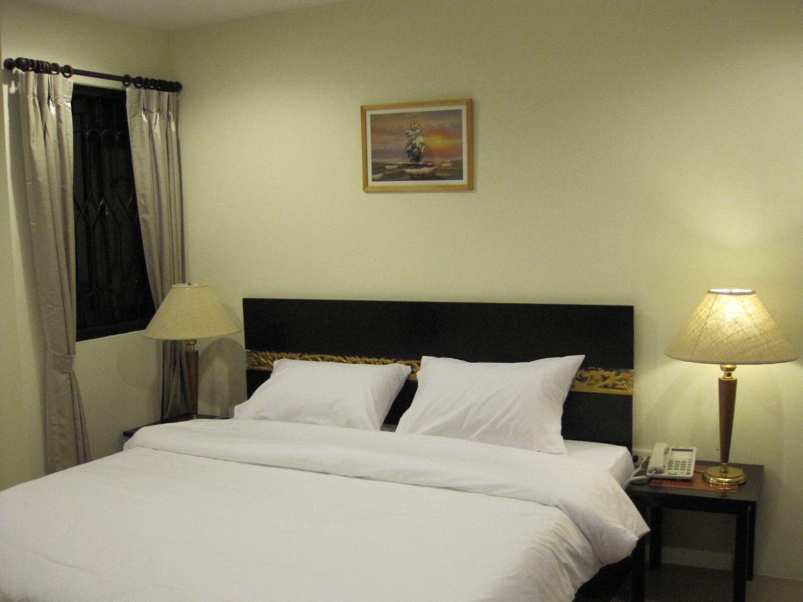 The Bang Khun Phrom Suites Μπανγκόκ Εξωτερικό φωτογραφία