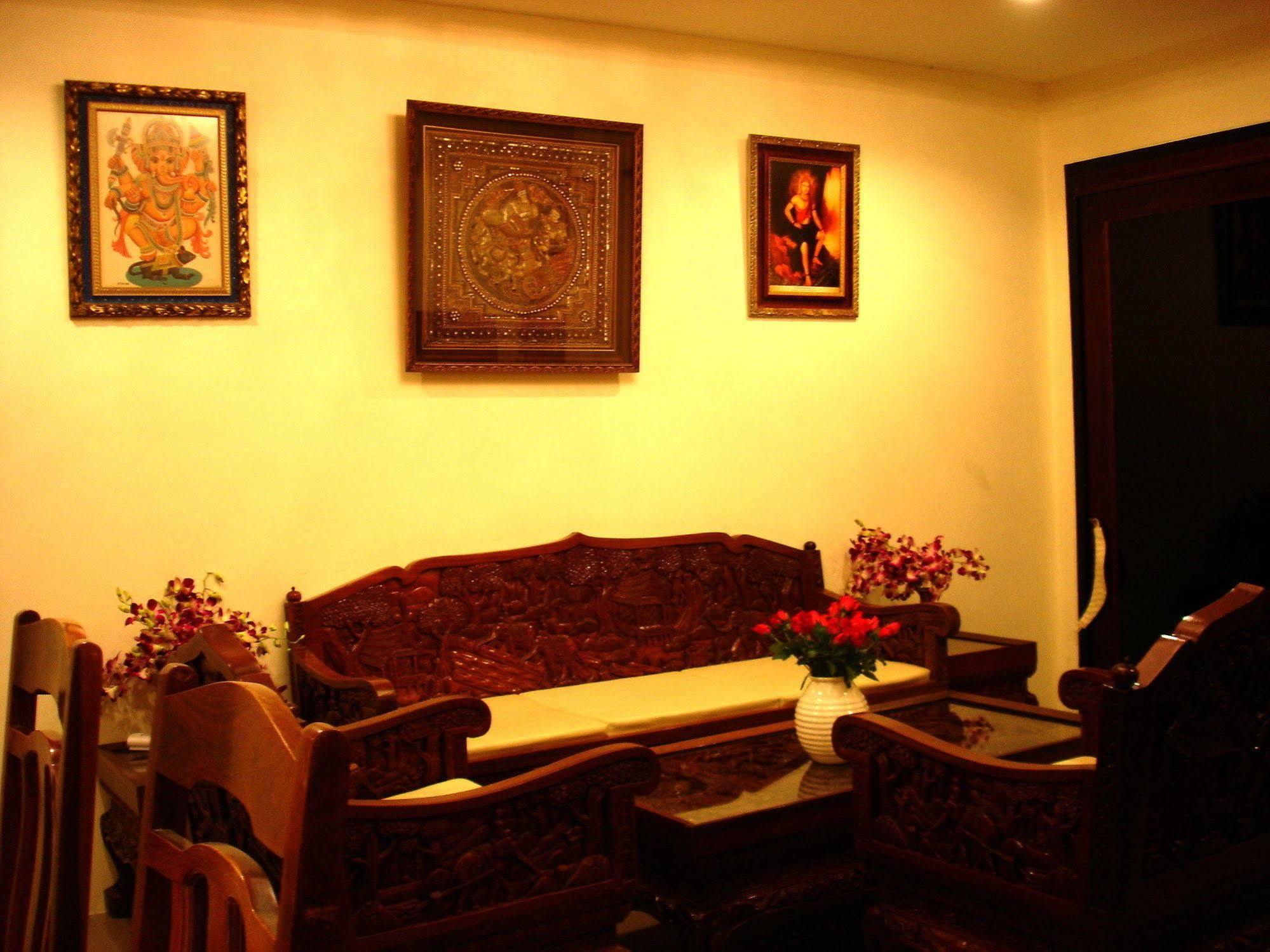 The Bang Khun Phrom Suites Μπανγκόκ Εξωτερικό φωτογραφία